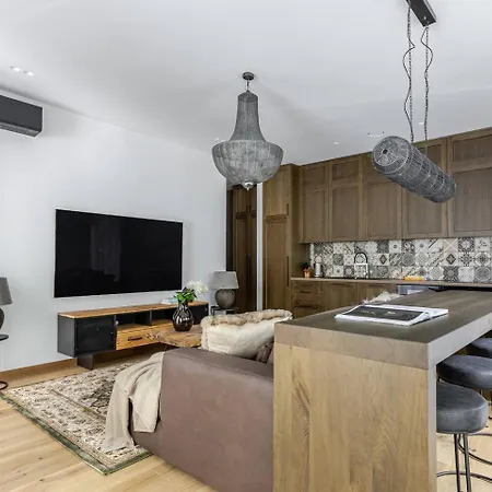 Luxury In The Center Nr3 *